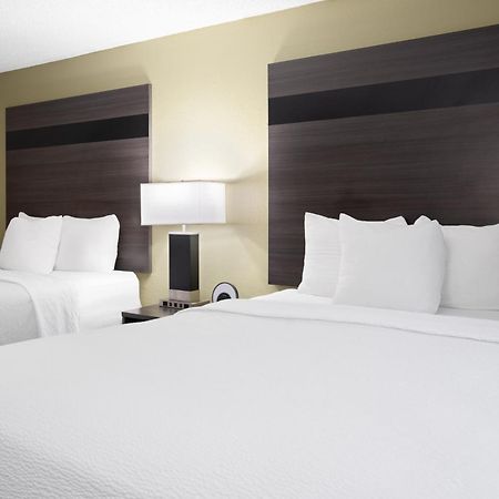 Baymont Inn & Suites By Wyndham Liberty Bagian luar foto