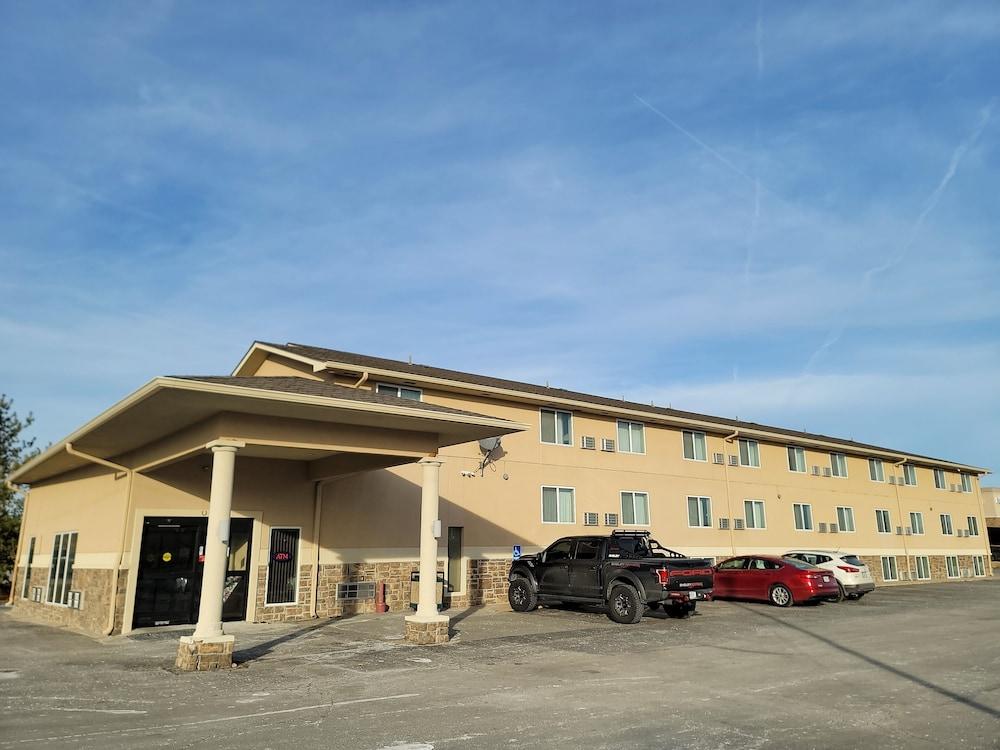 Baymont Inn & Suites By Wyndham Liberty Bagian luar foto