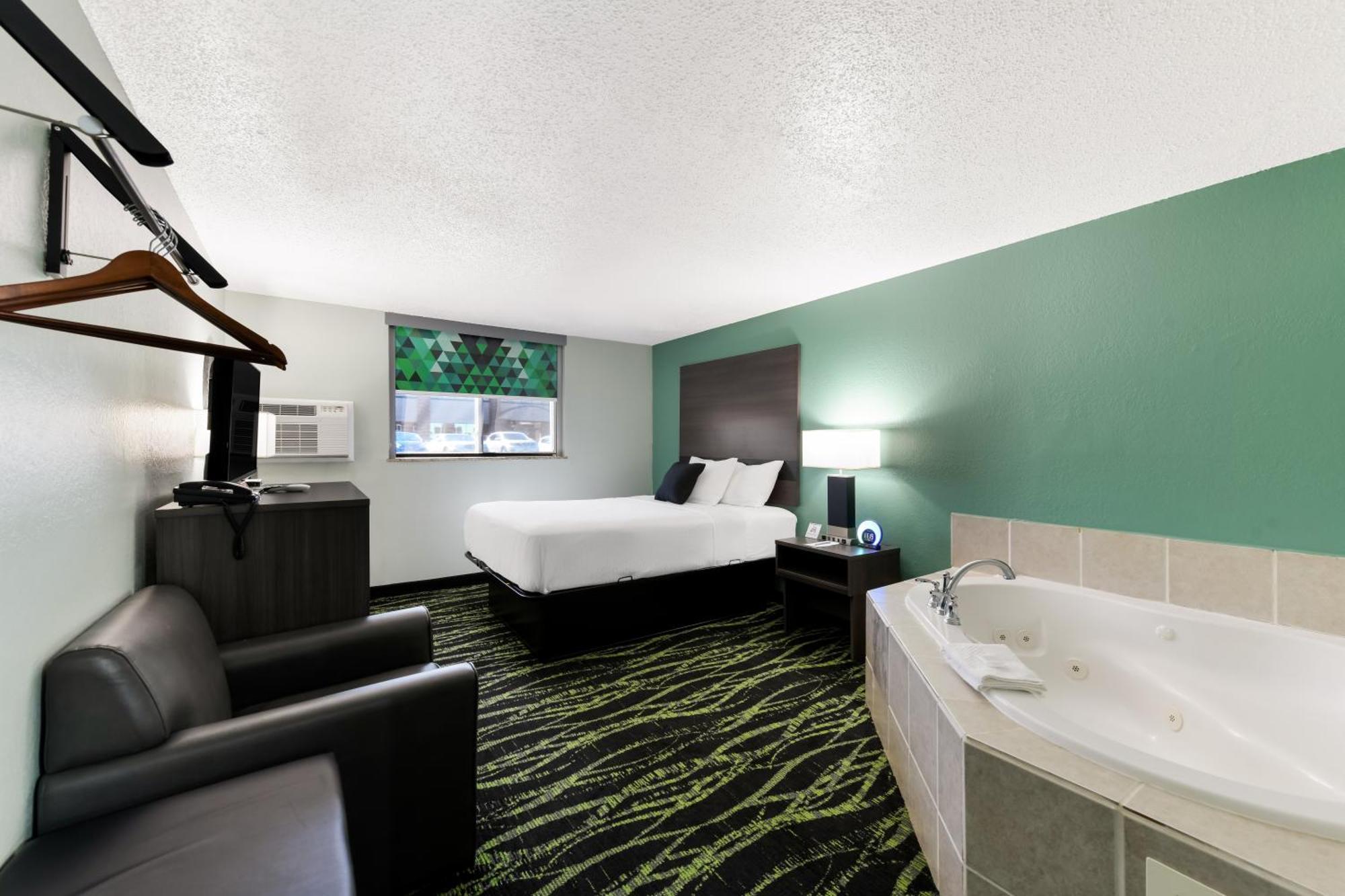 Baymont Inn & Suites By Wyndham Liberty Bagian luar foto