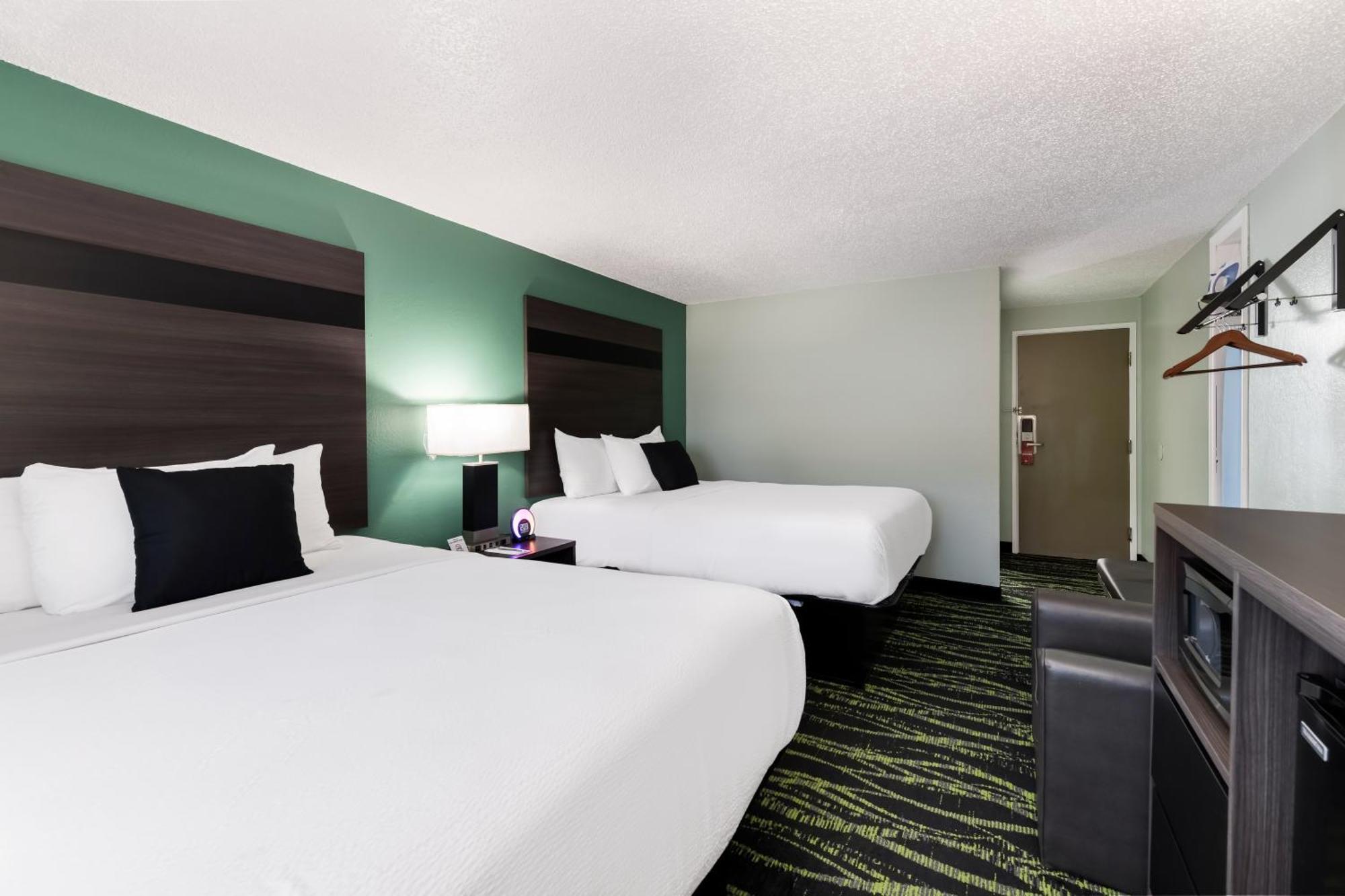 Baymont Inn & Suites By Wyndham Liberty Bagian luar foto