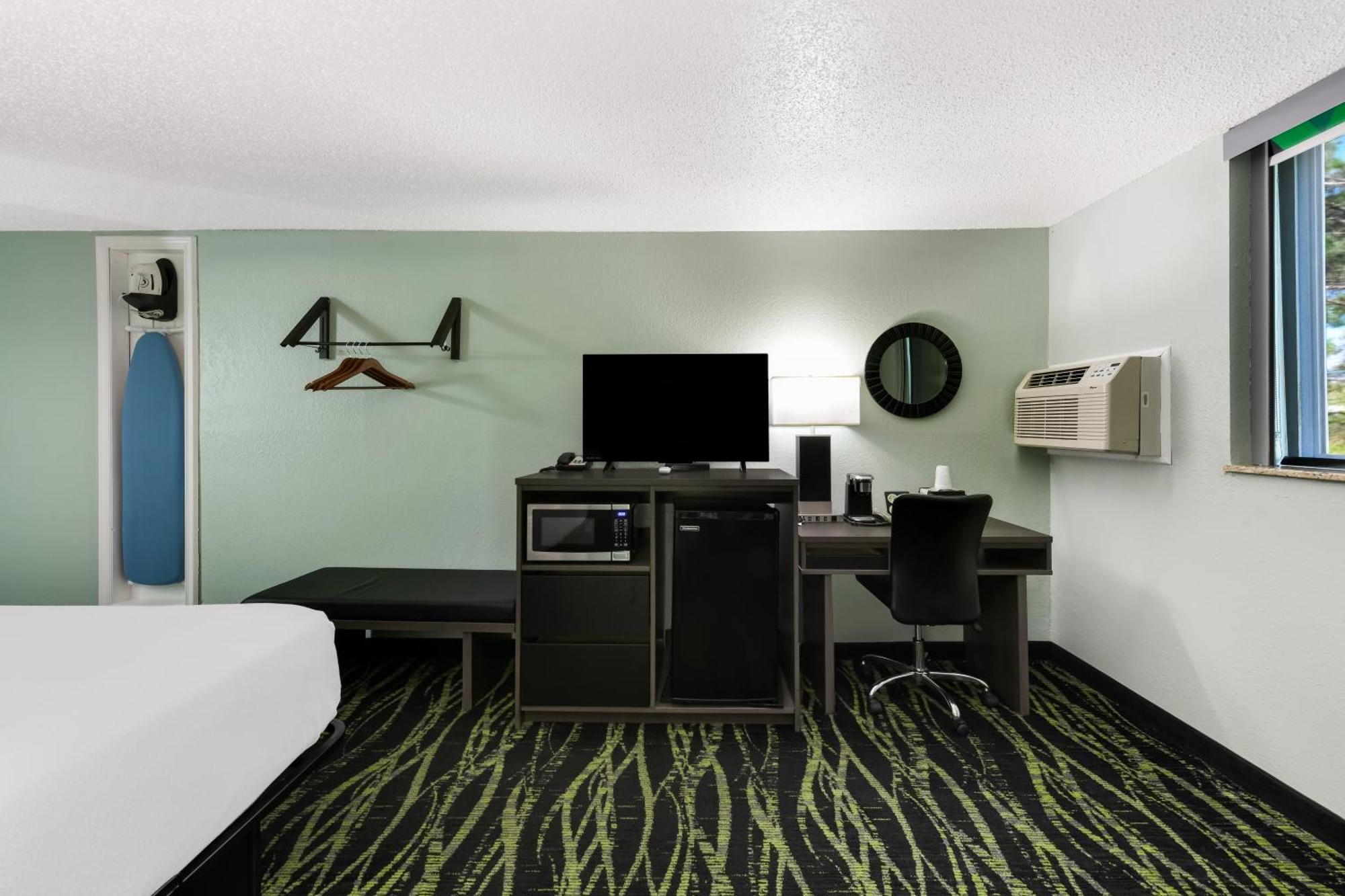 Baymont Inn & Suites By Wyndham Liberty Bagian luar foto