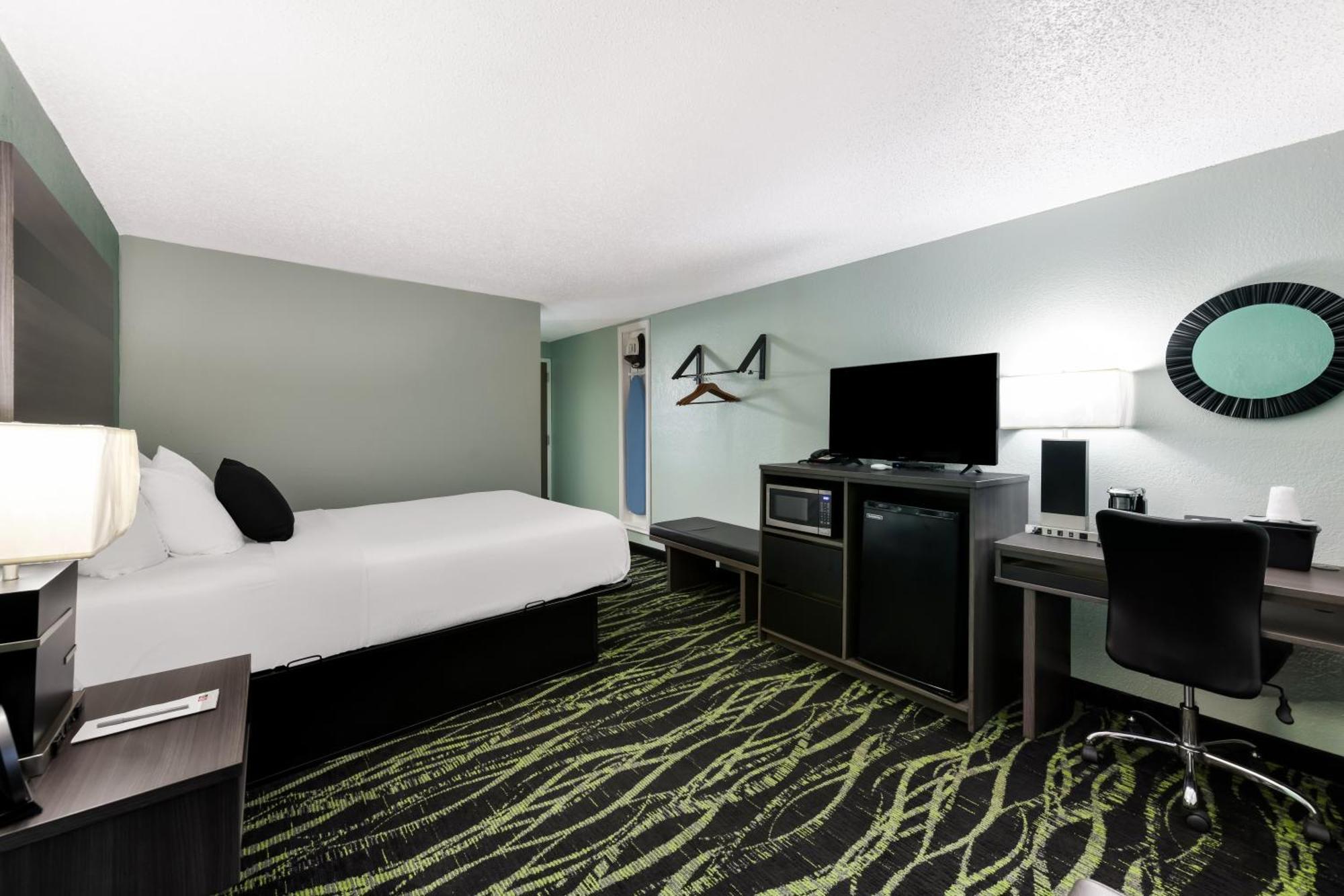 Baymont Inn & Suites By Wyndham Liberty Bagian luar foto