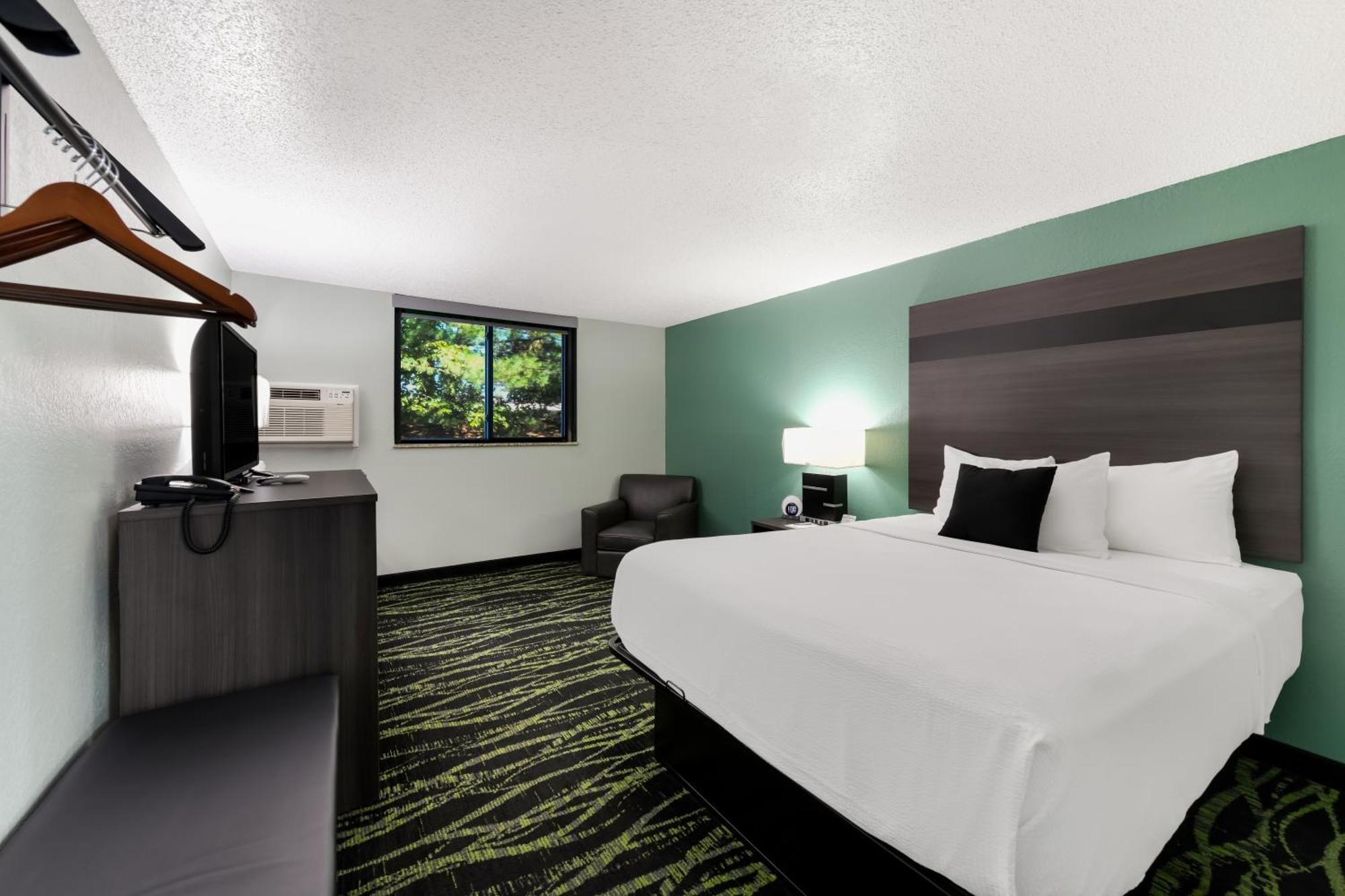 Baymont Inn & Suites By Wyndham Liberty Bagian luar foto
