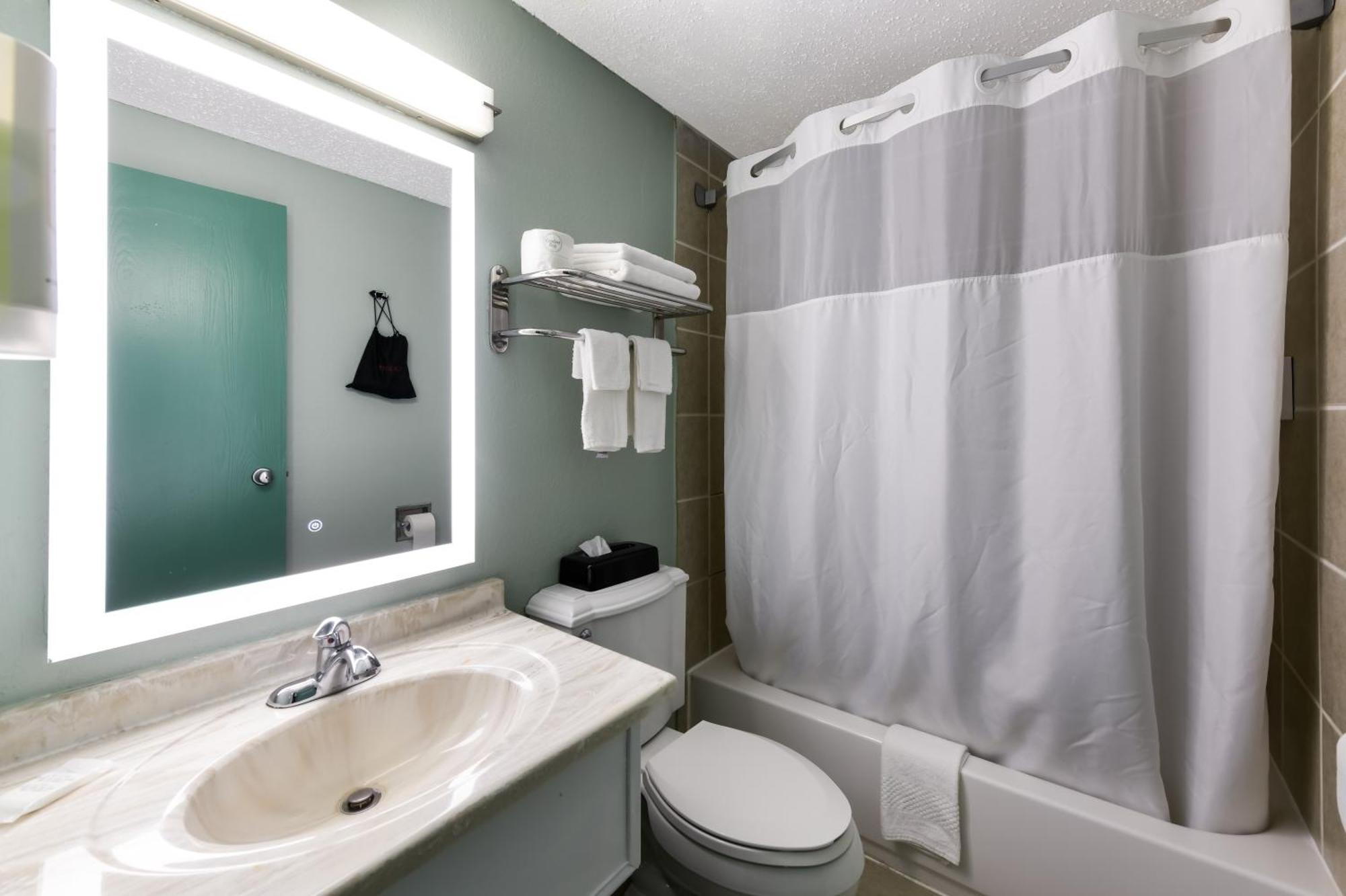 Baymont Inn & Suites By Wyndham Liberty Bagian luar foto