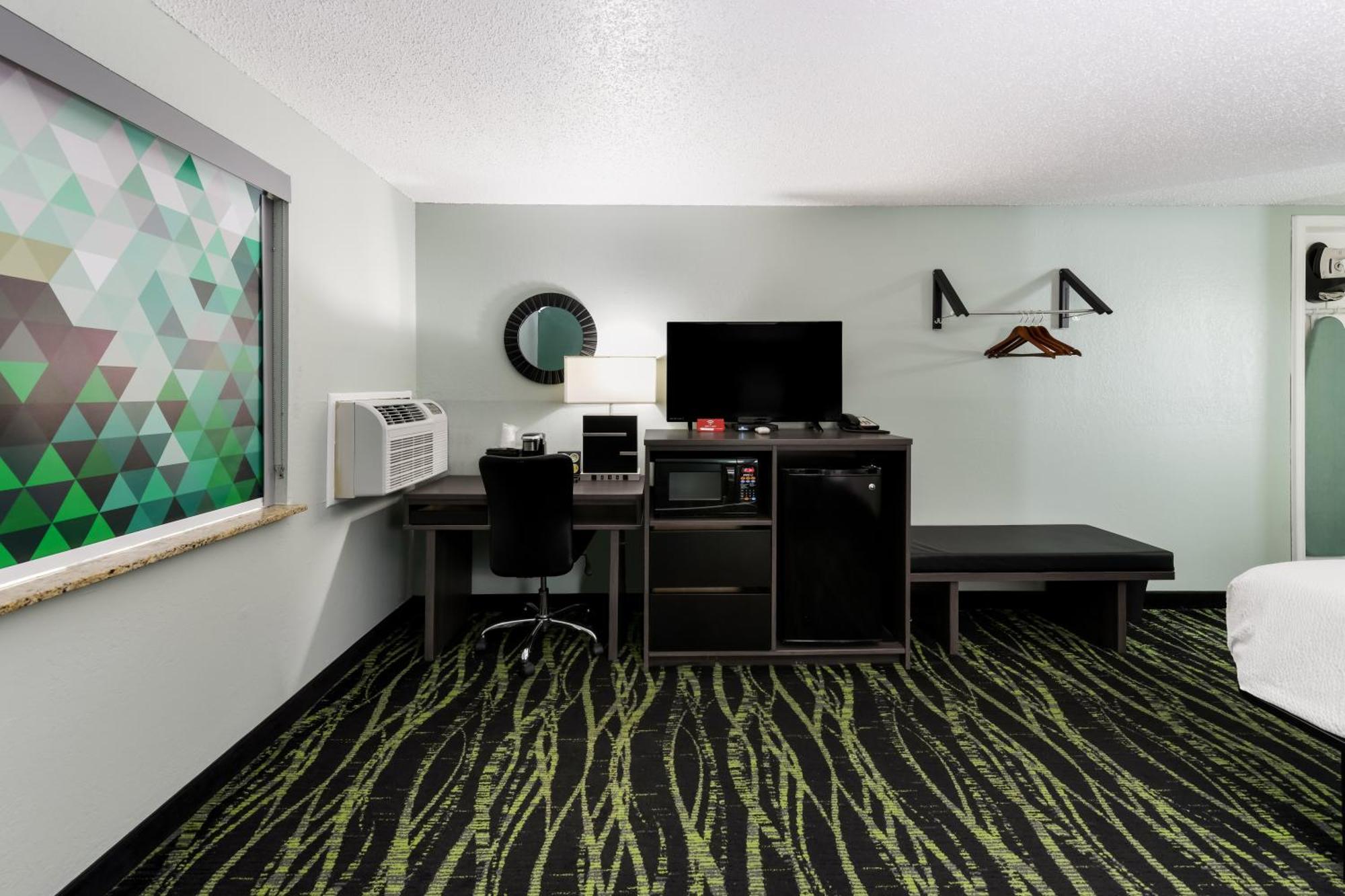 Baymont Inn & Suites By Wyndham Liberty Bagian luar foto