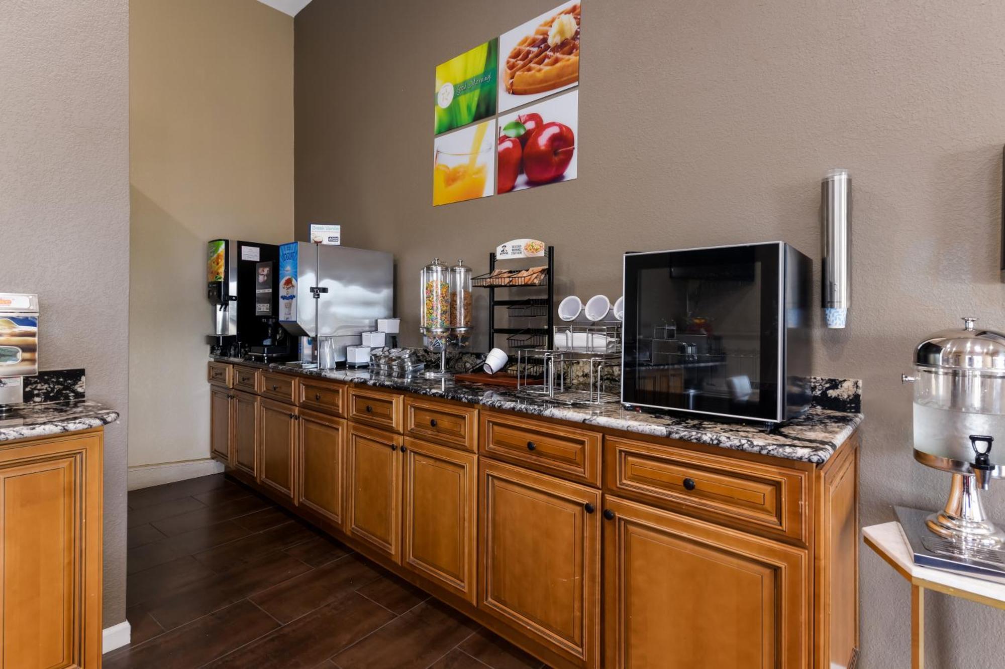 Baymont Inn & Suites By Wyndham Liberty Bagian luar foto