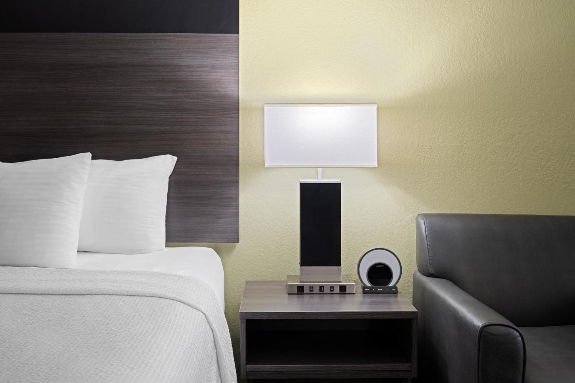 Baymont Inn & Suites By Wyndham Liberty Bagian luar foto