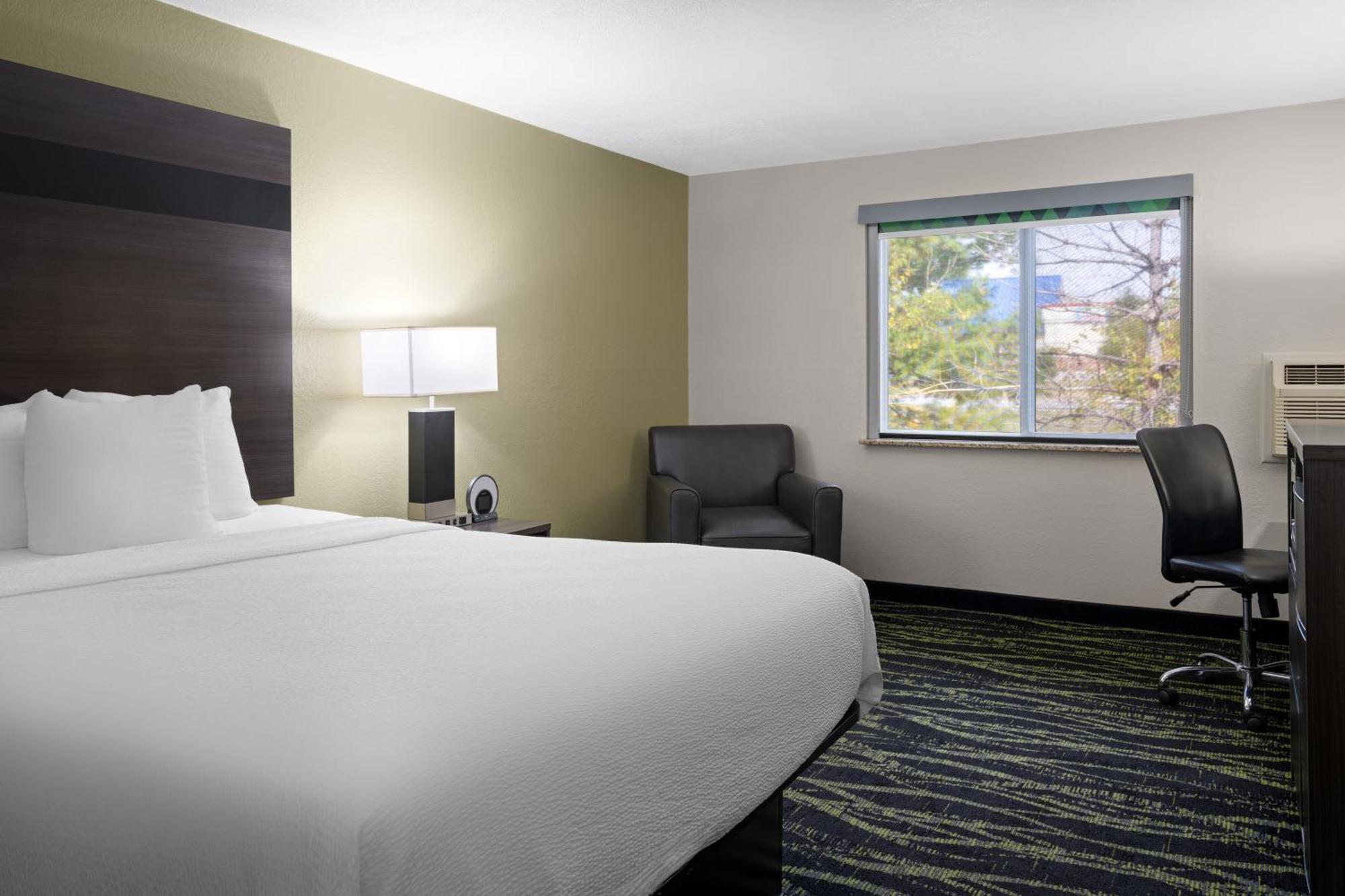 Baymont Inn & Suites By Wyndham Liberty Bagian luar foto